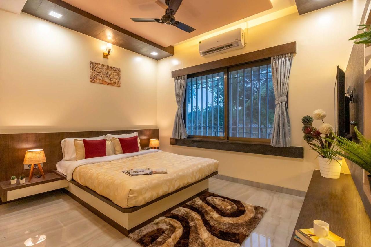 Coco Palm's By Stayvista - Amidst Grape Farms, Enjoy Plunge Pools, Games & A Spacious Lawn Villa Nashik