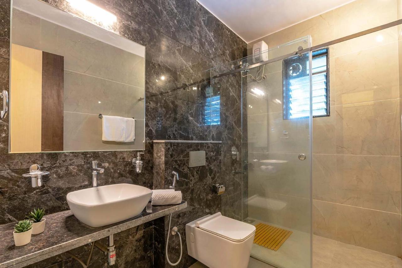 Villa Coco Palm's By Stayvista - Amidst Grape Farms, Enjoy Plunge Pools, Games & A Spacious Lawn *