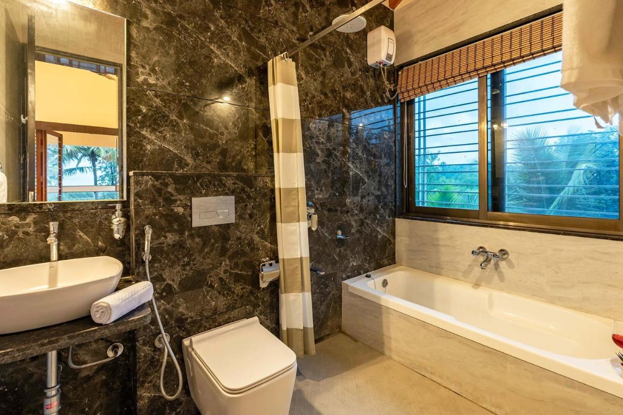 Coco Palm's By Stayvista - Amidst Grape Farms, Enjoy Plunge Pools, Games & A Spacious Lawn Nashik