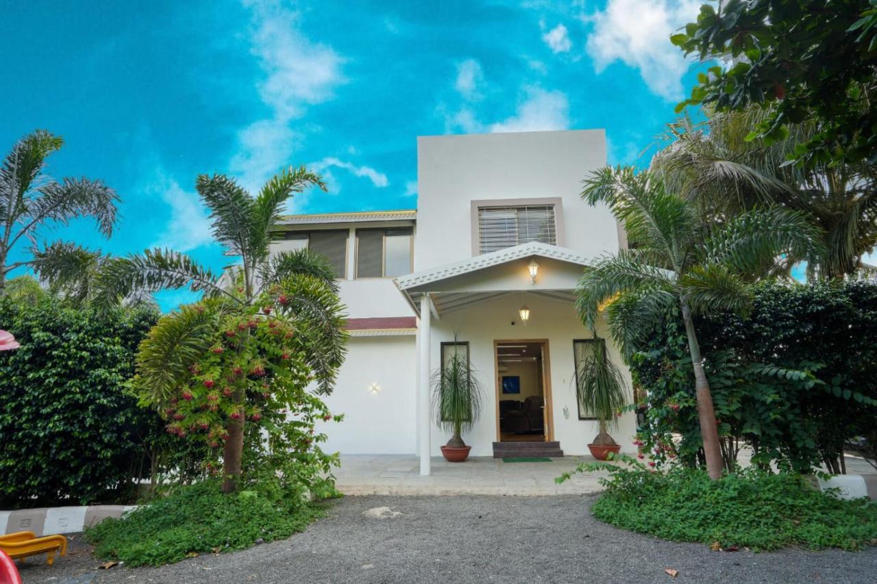 Villa White Coco House 4bhk *