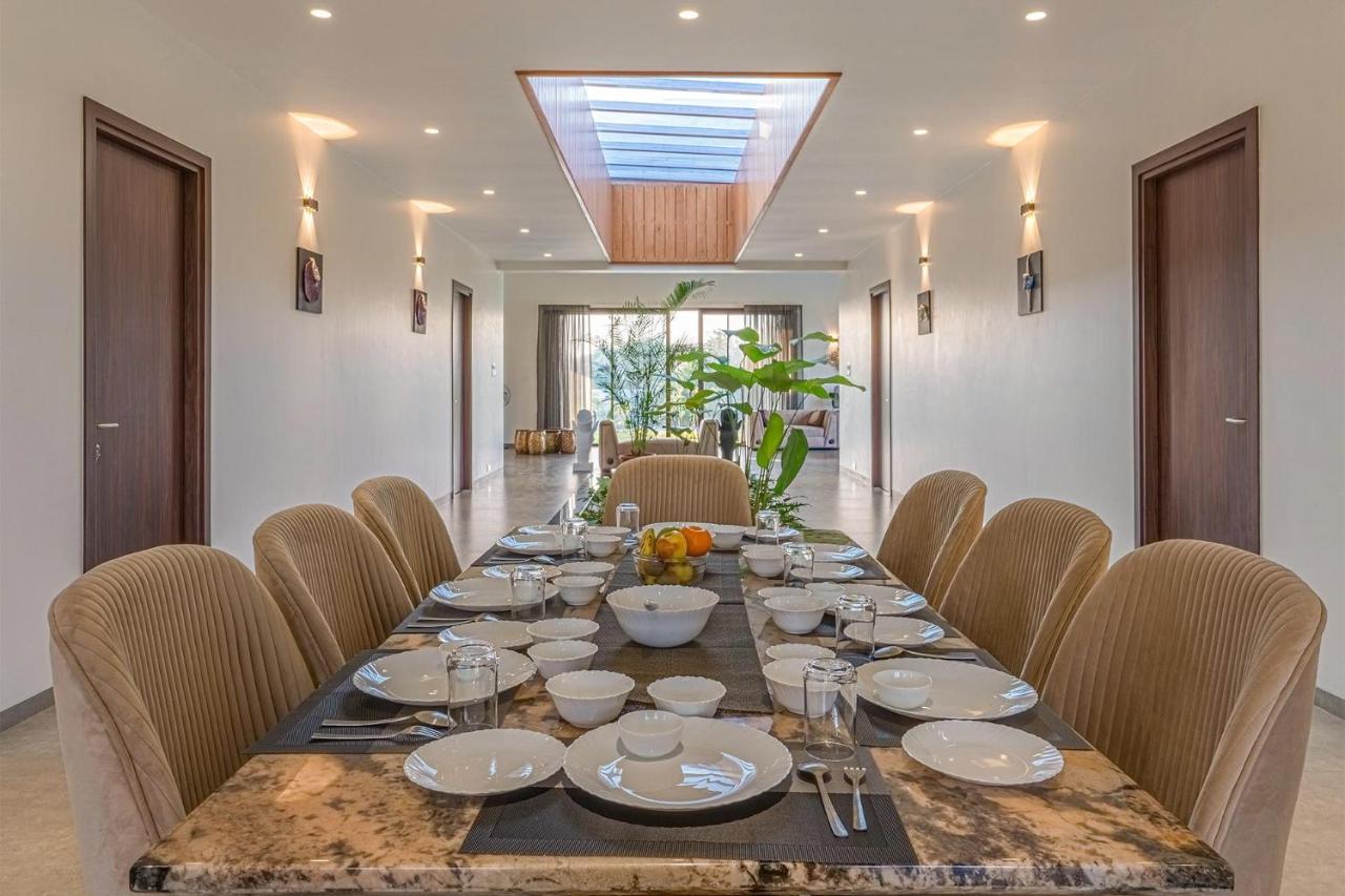 Le Bon Horizon: Hillside Elegance With Pool And Gazebo Near Sula * Nashik