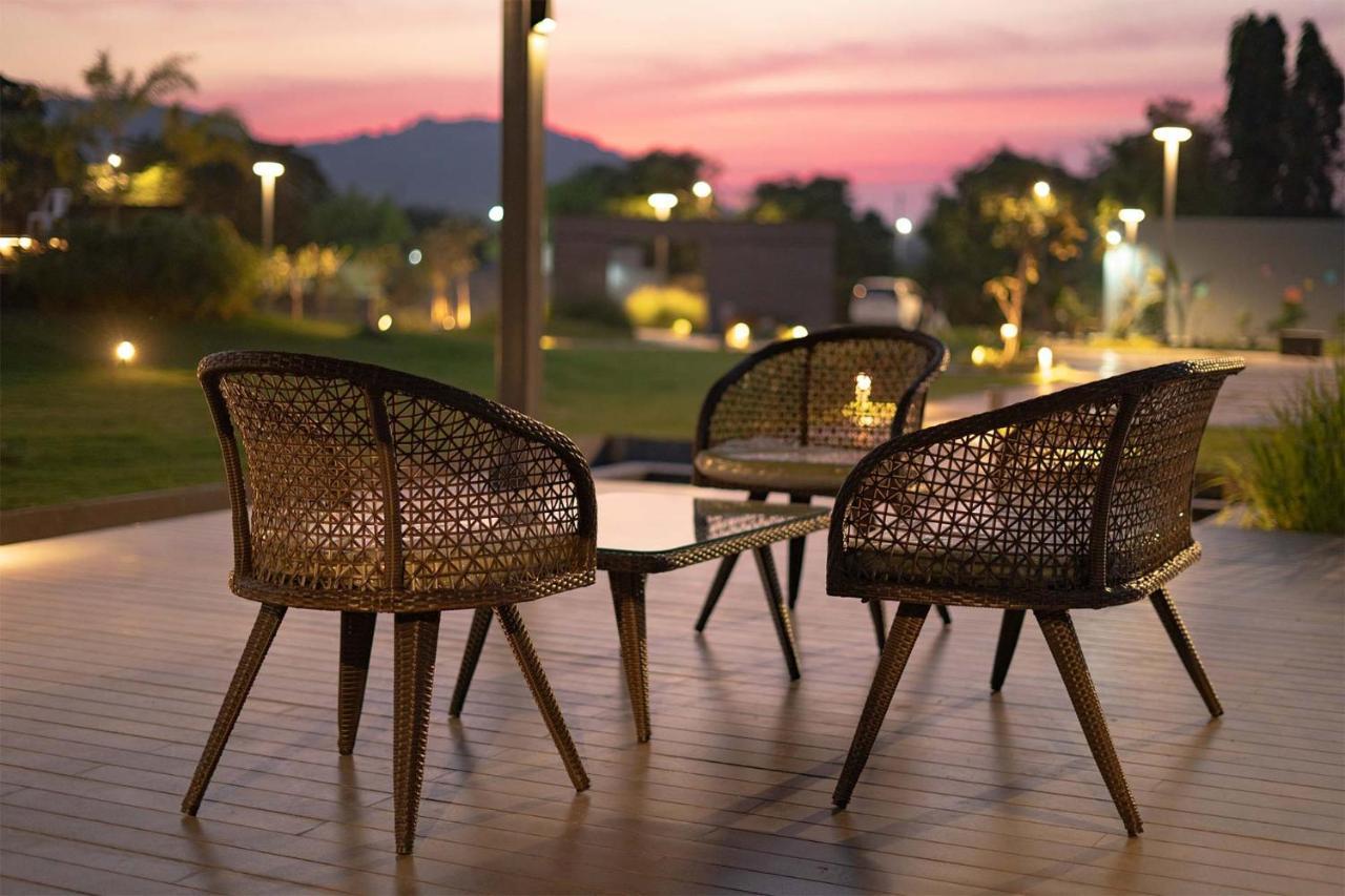 Villa Le Bon Horizon: Hillside Elegance With Pool And Gazebo Near Sula *