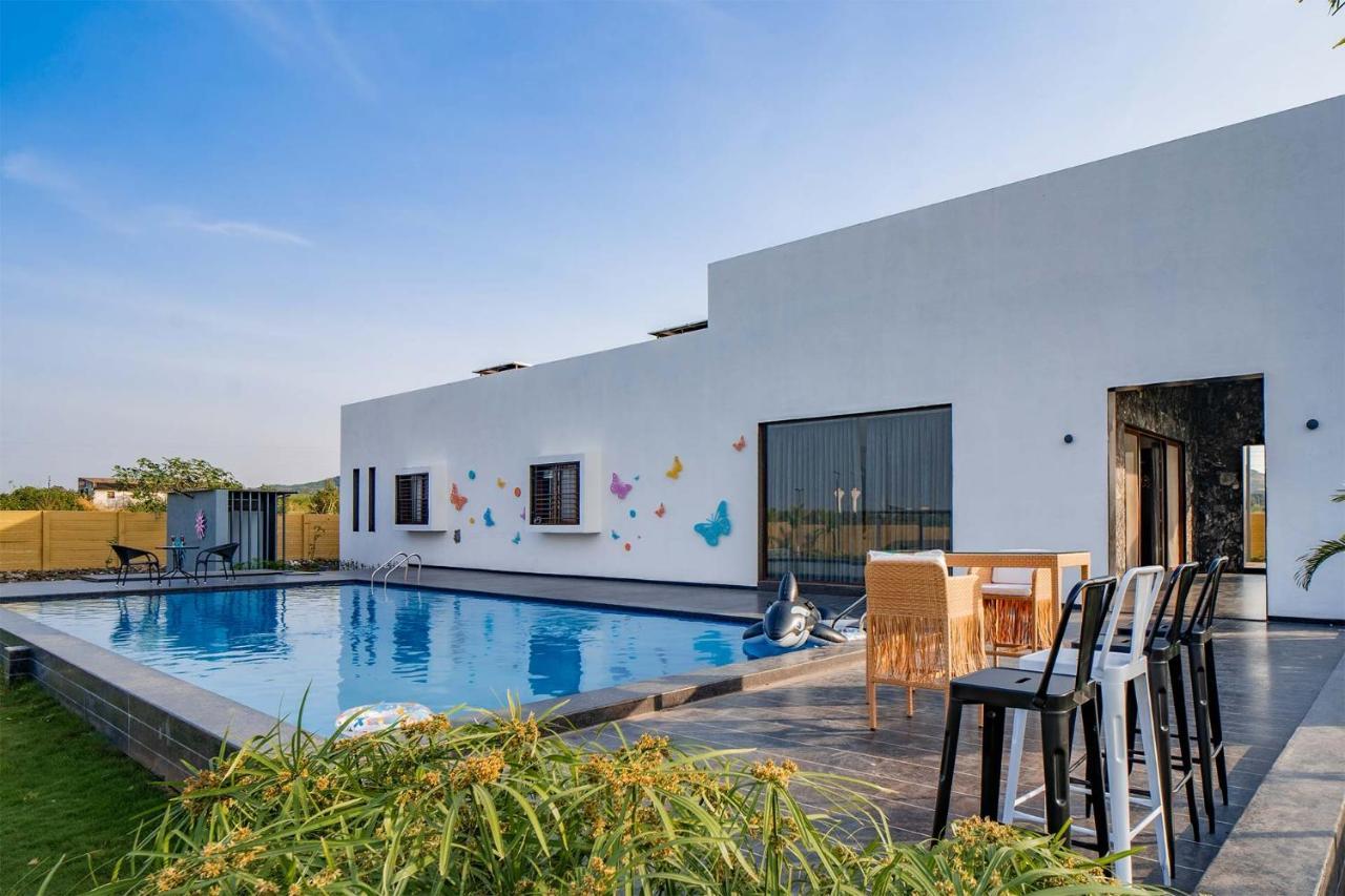 Villa Le Bon Horizon: Hillside Elegance With Pool And Gazebo Near Sula Nashik