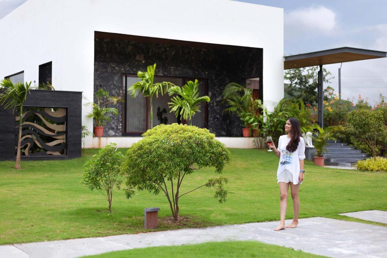 Le Bon Horizon: Hillside Elegance With Pool And Gazebo Near Sula