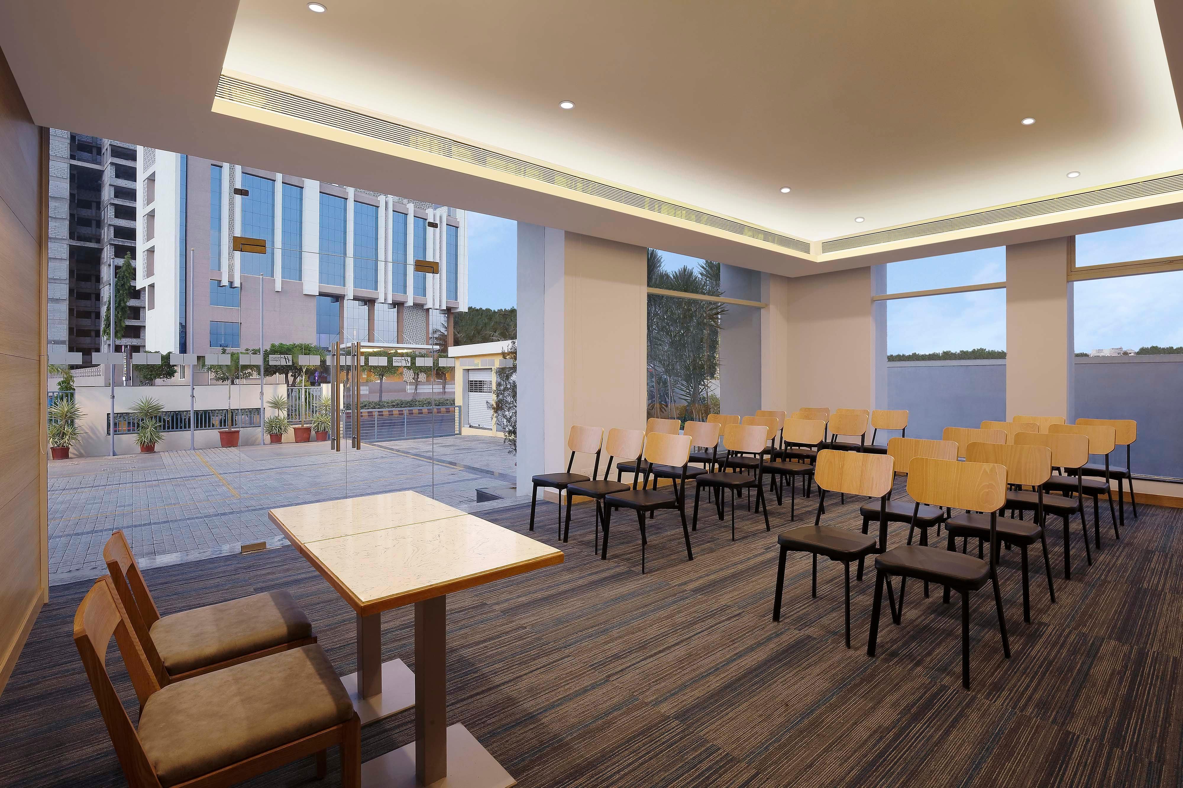 Hotel Express Indira Nagar By Ihg