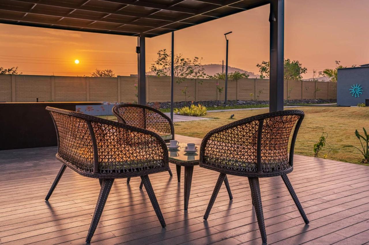 Le Bon Horizon: Hillside Elegance With Pool And Gazebo Near Sula * Nashik