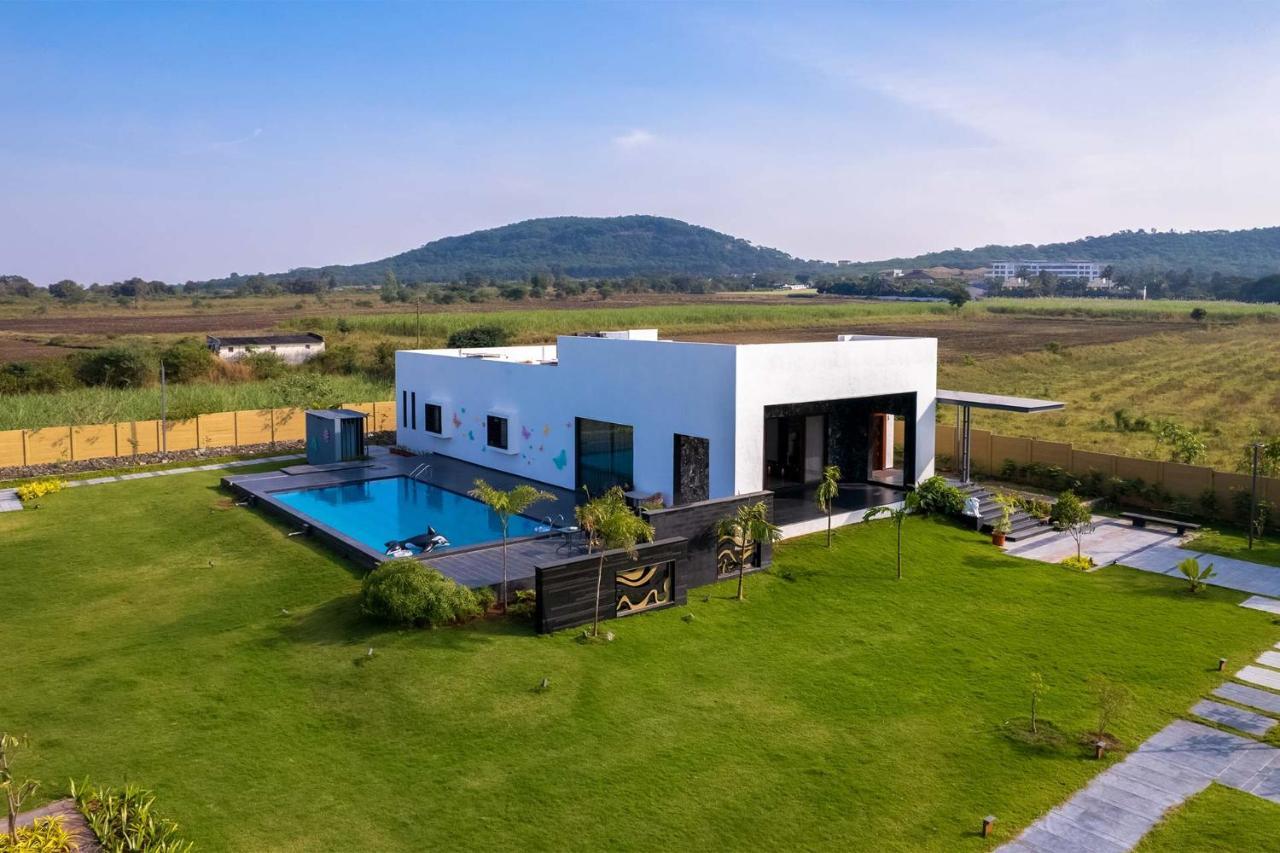 Villa Le Bon Horizon: Hillside Elegance With Pool And Gazebo Near Sula