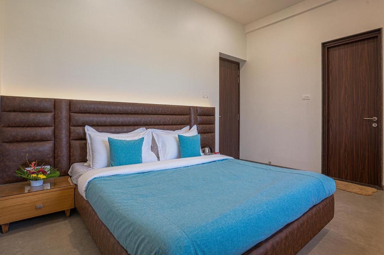Le Bon Horizon: Hillside Elegance With Pool And Gazebo Near Sula * Nashik