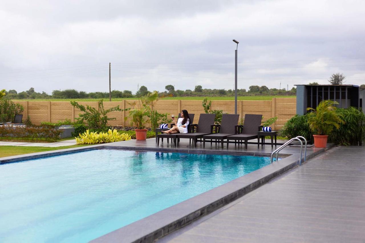 Le Bon Horizon: Hillside Elegance With Pool And Gazebo Near Sula Nashik