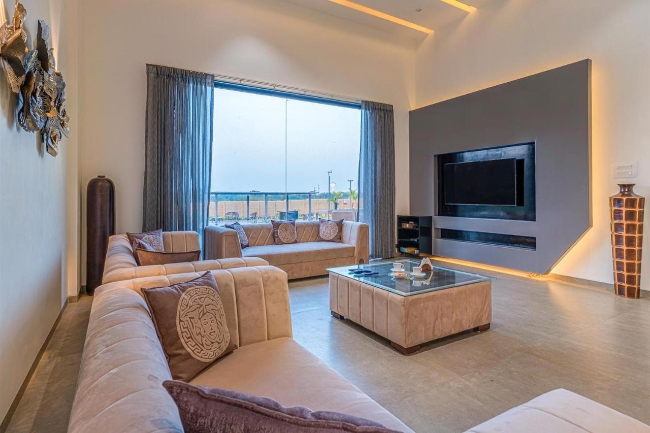 Le Bon Horizon: Hillside Elegance With Pool And Gazebo Near Sula
