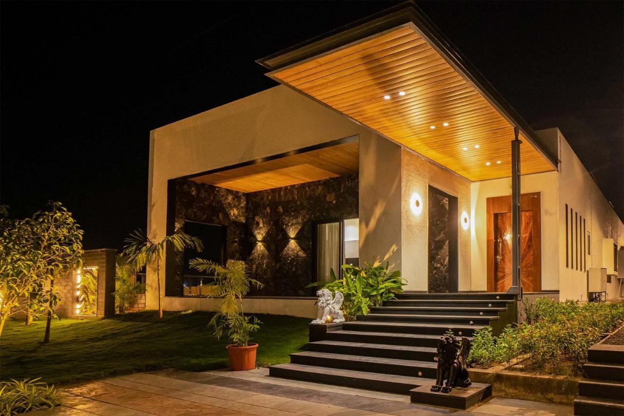 Le Bon Horizon: Hillside Elegance With Pool And Gazebo Near Sula Nashik