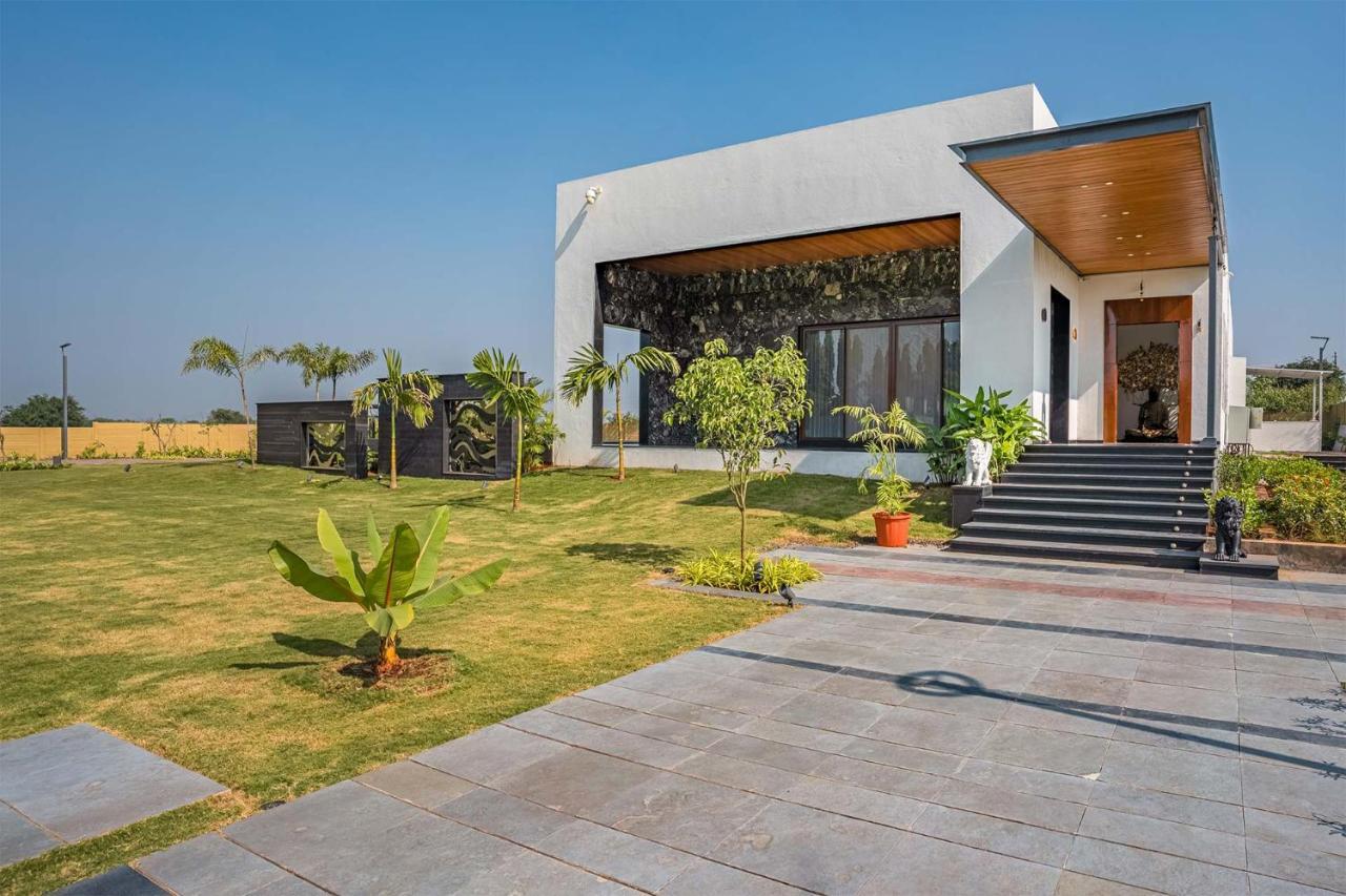 Le Bon Horizon: Hillside Elegance With Pool And Gazebo Near Sula *