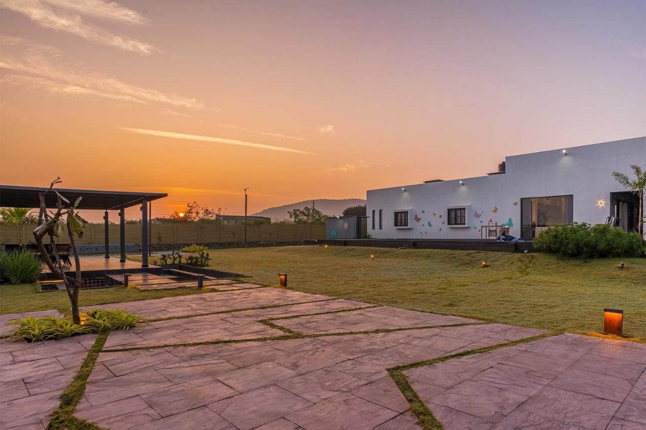 Le Bon Horizon: Hillside Elegance With Pool And Gazebo Near Sula
