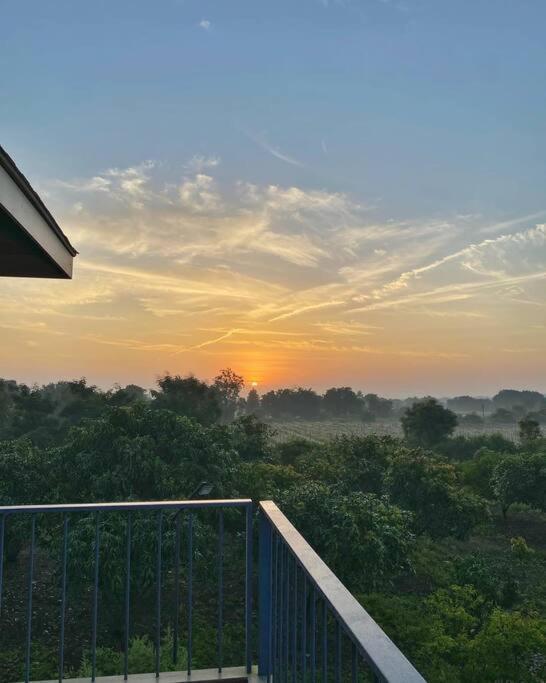 Shakuntala Farms - Rustic Farmstay With Modern Comforts *