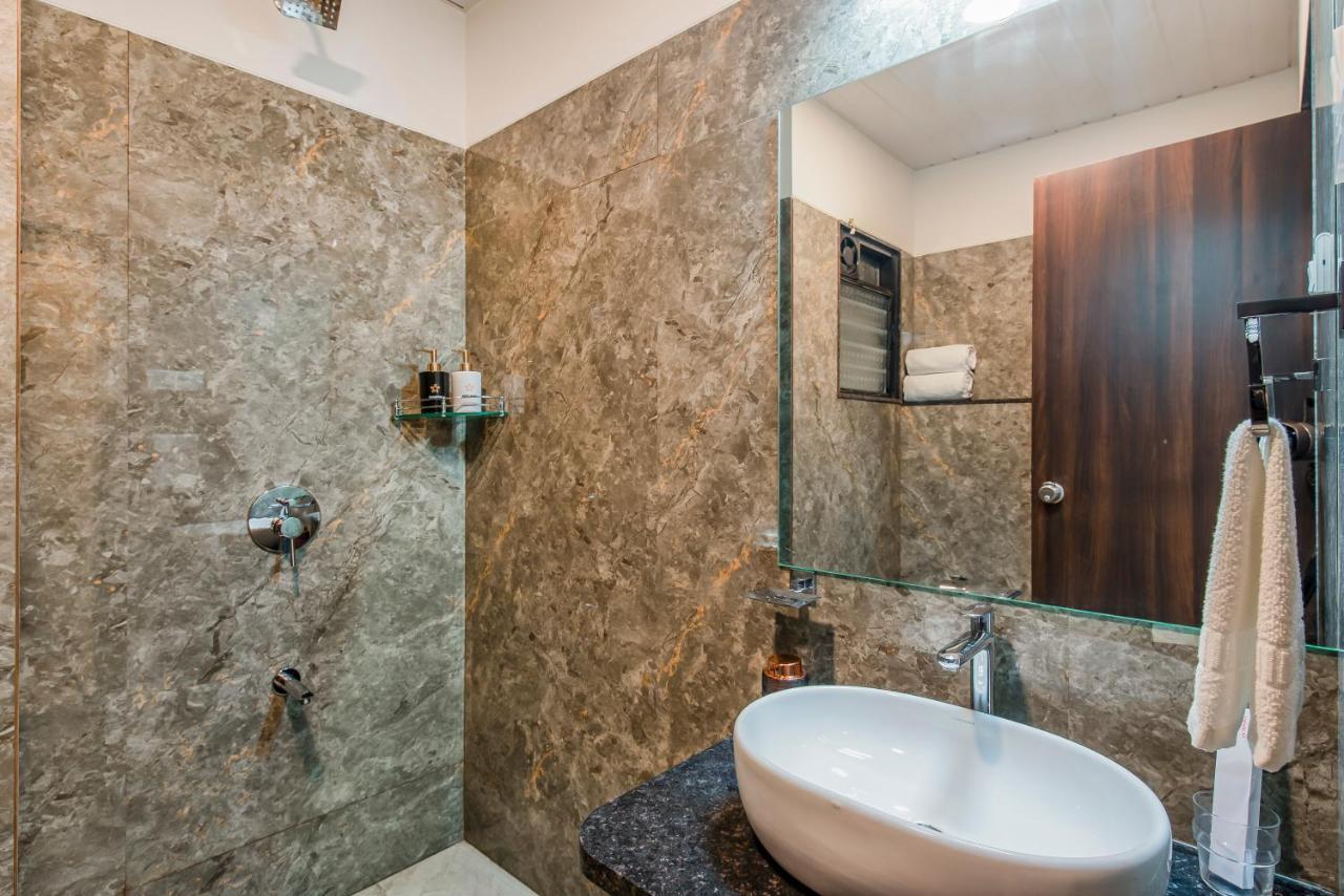 Villa Saffronstays Amaltas: Pool For Large Groups