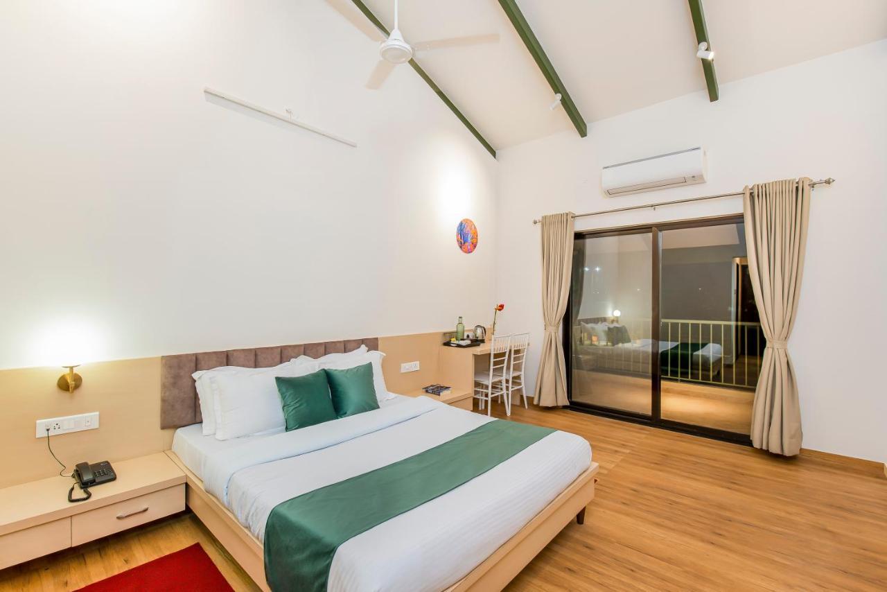Saffronstays Amaltas: Pool For Large Groups * Nashik