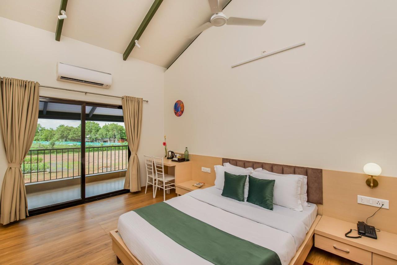 Saffronstays Amaltas: Pool For Large Groups Villa *