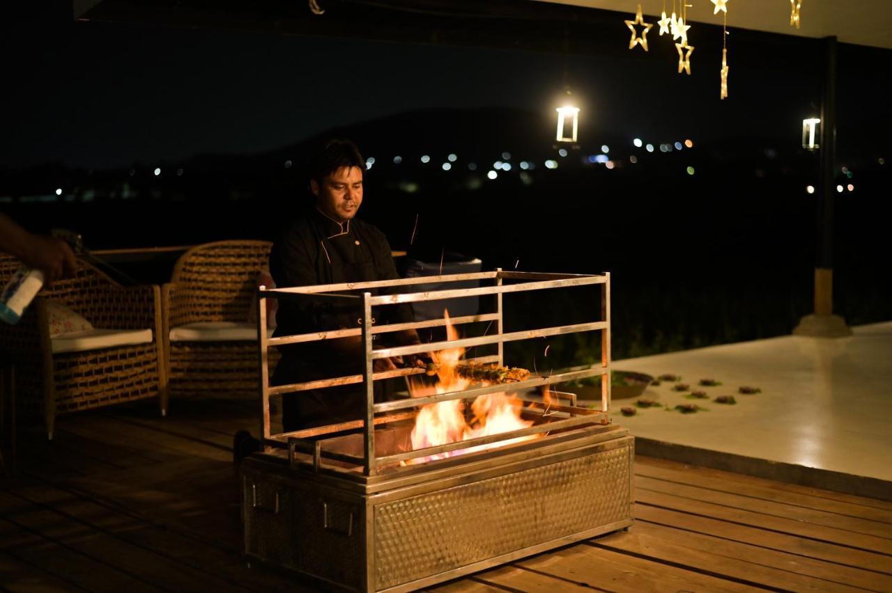 Saffronstays Onellaa, - Infinity Pool Surrounded By A Vineyard Villa Nashik
