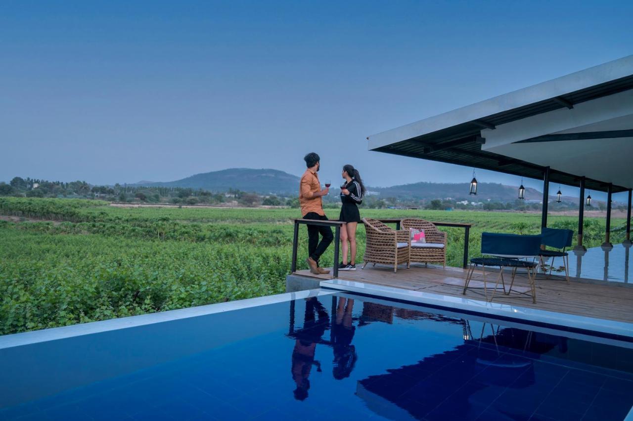 Saffronstays Onellaa, - Infinity Pool Surrounded By A Vineyard Villa