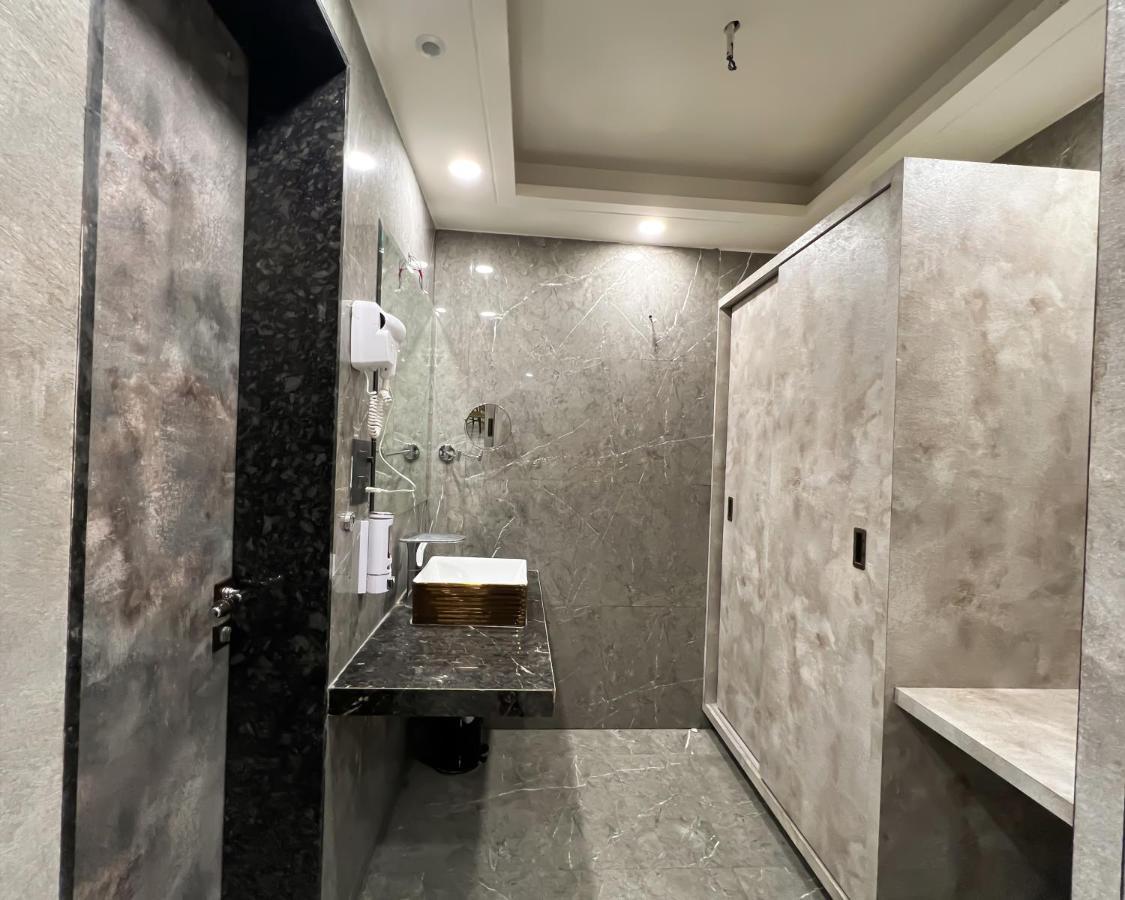 Anand - A Luxury Private Pool In Resort Nashik