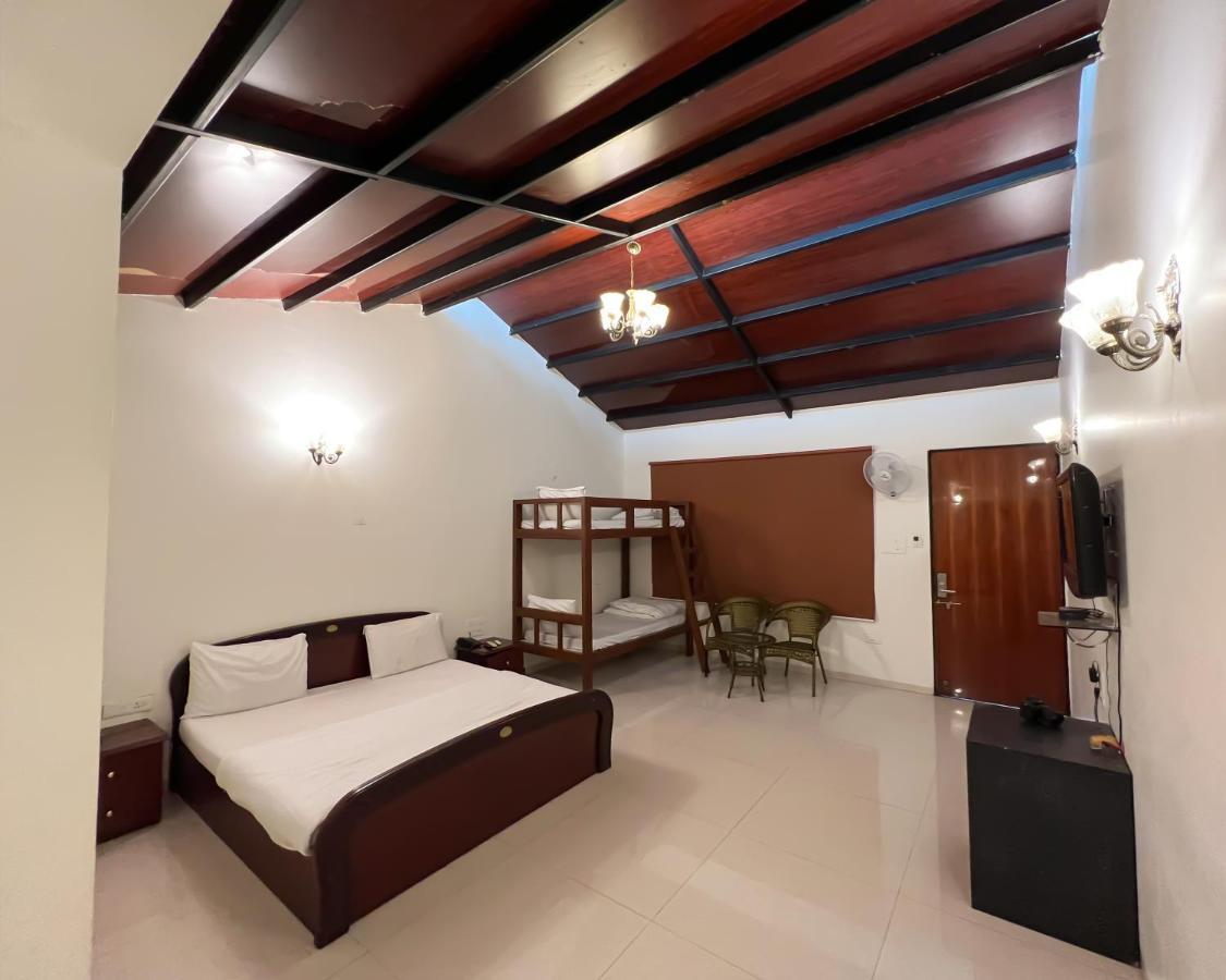 Resort Anand - A Luxury Private Pool In Nashik
