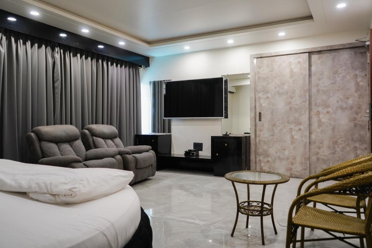 Anand - A Luxury Private Pool In Nashik