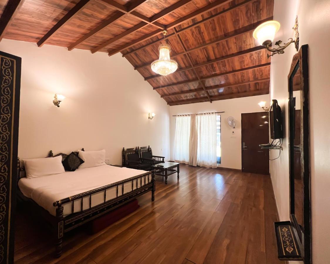Resort Anand - A Luxury Private Pool In *