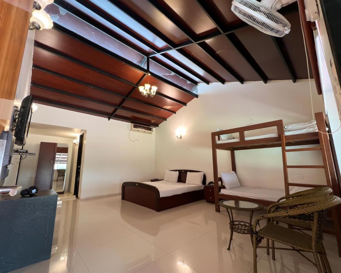 Anand - A Luxury Private Pool In *