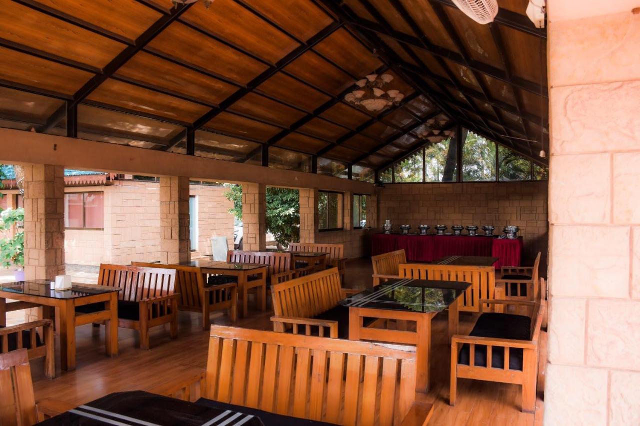 Anand - A Luxury Private Pool In *