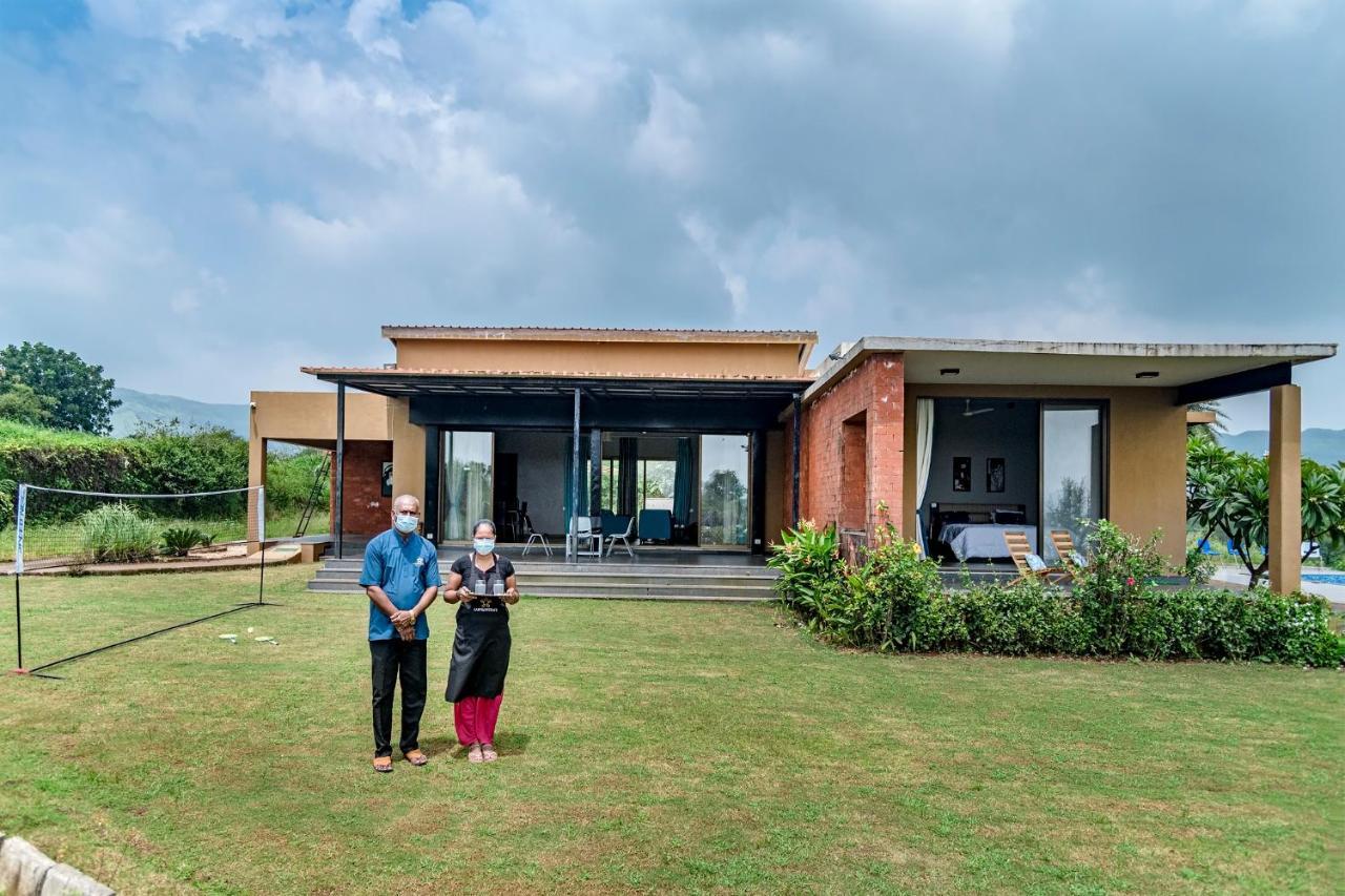 Saffronstays Rose Vineyard: Lakefront Pet-friendly In