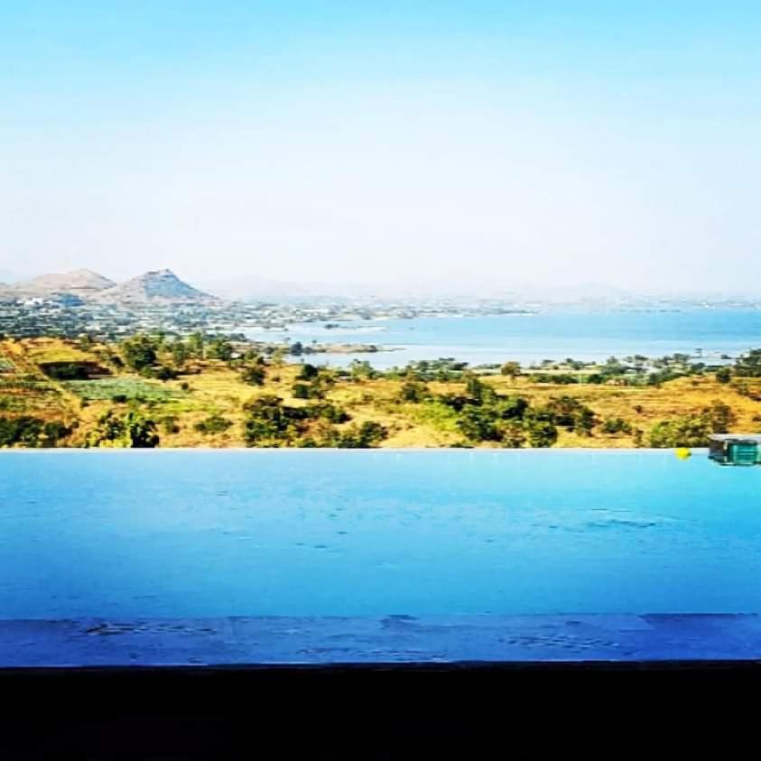 Villa Eze Nof - A Hilltop With 360º Water View Nashik