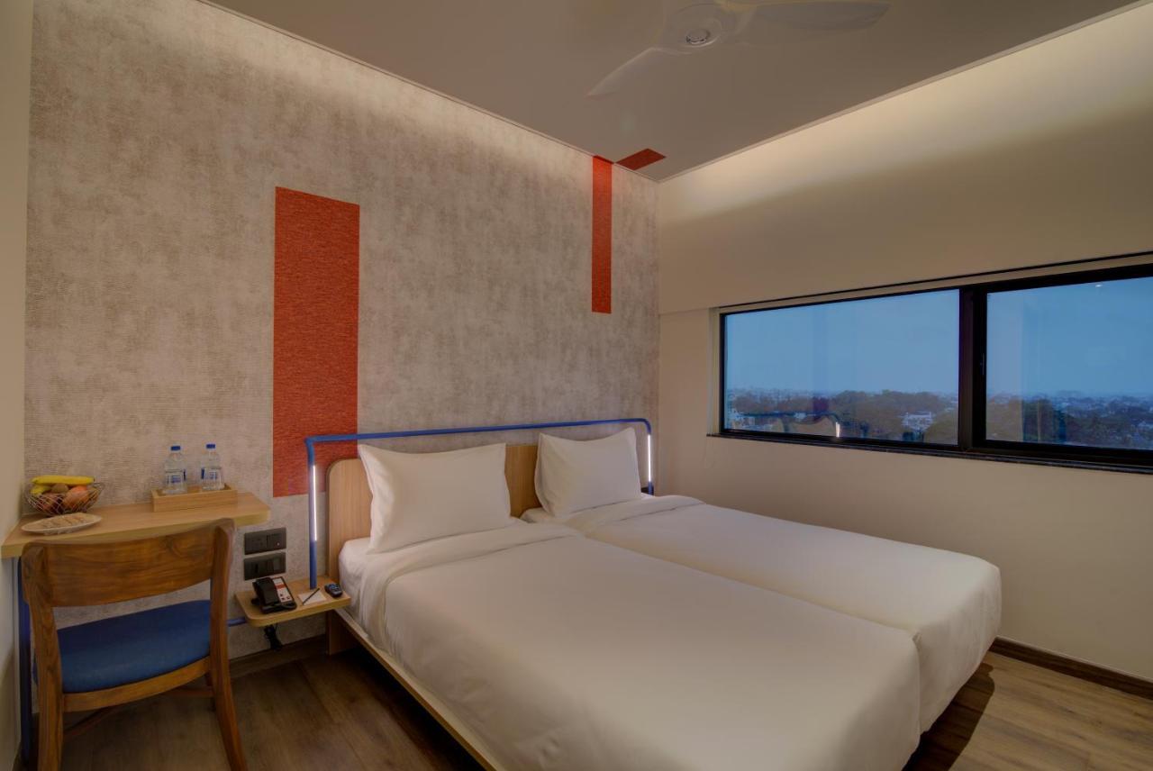 Hotel 7 Apple
