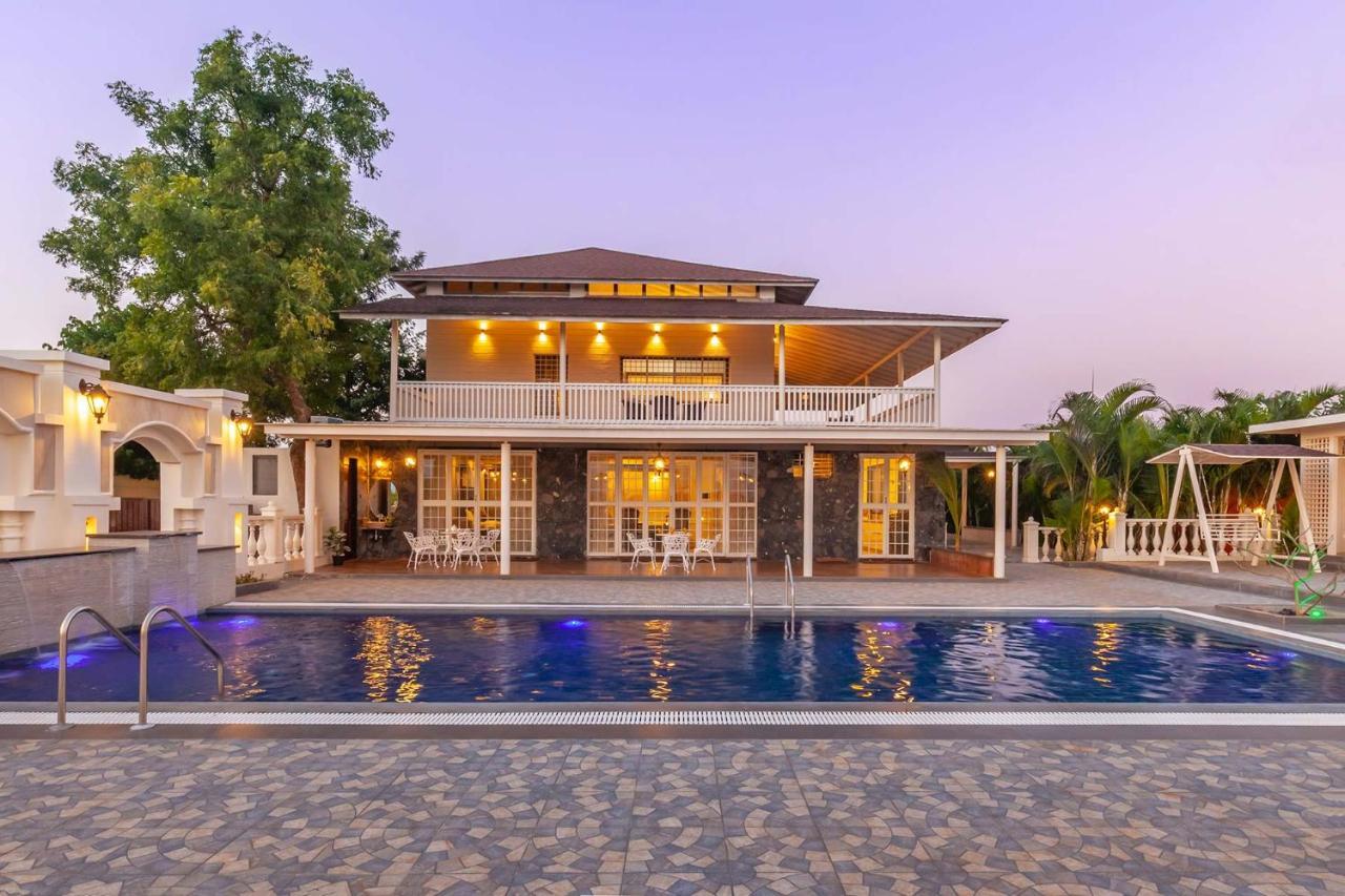 Stayvista's La Vie: Tranquil Lakeside With Pool And Farmland Views Nashik