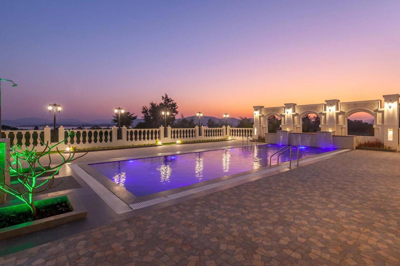 Villa Stayvista's La Vie: Tranquil Lakeside With Pool And Farmland Views Nashik