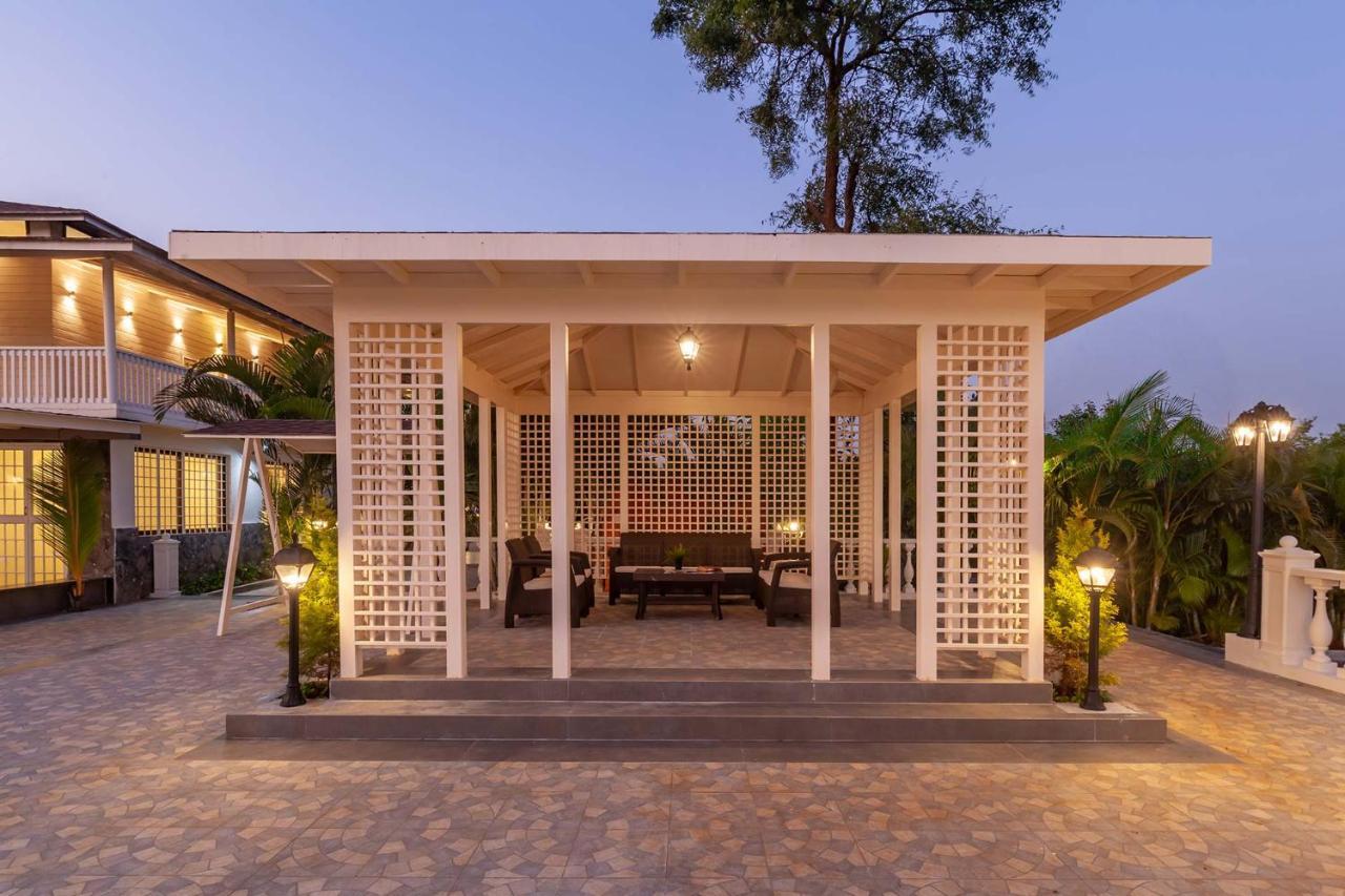 Villa Stayvista's La Vie: Tranquil Lakeside With Pool And Farmland Views