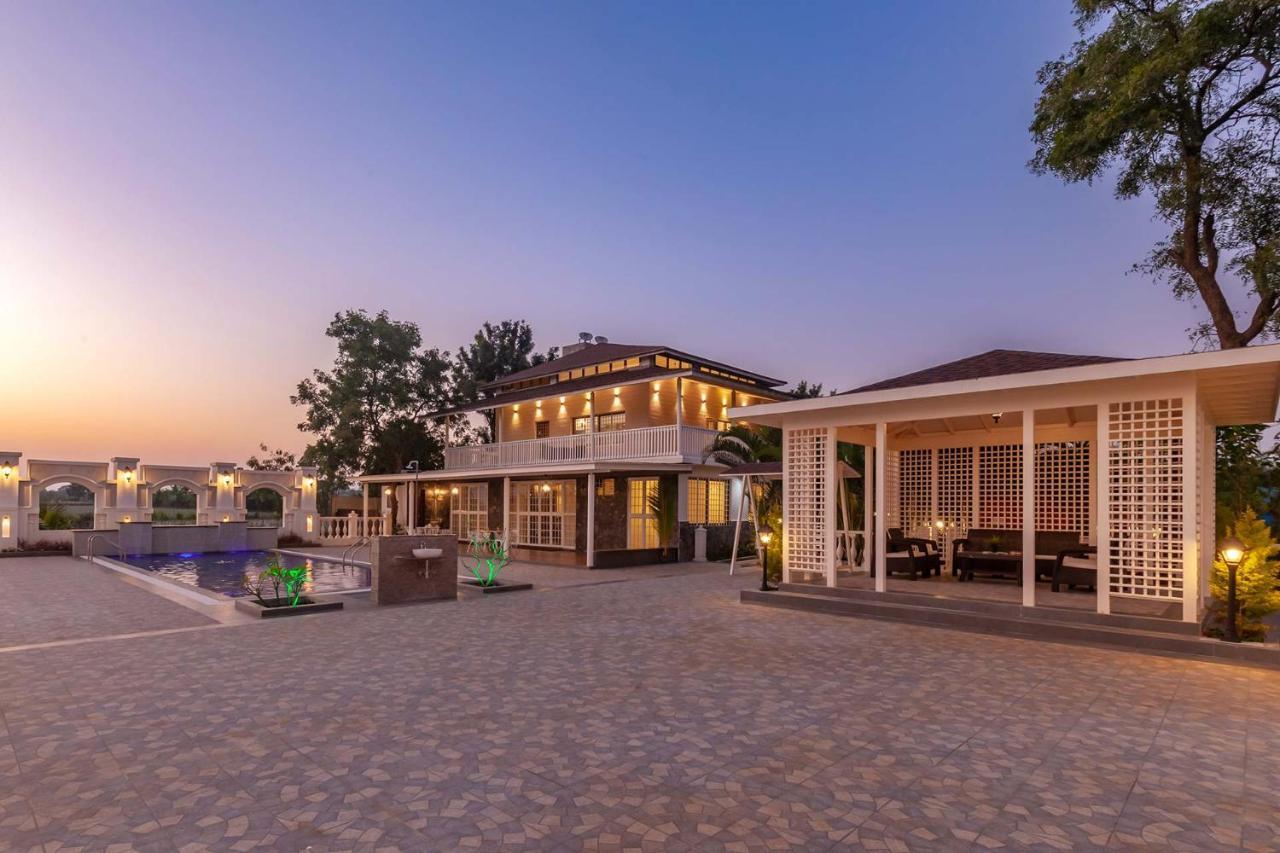 Stayvista's La Vie: Tranquil Lakeside With Pool And Farmland Views Villa *