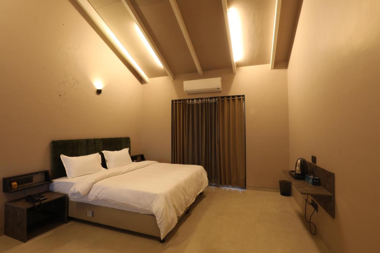 Isola Luxury Farm * Nashik