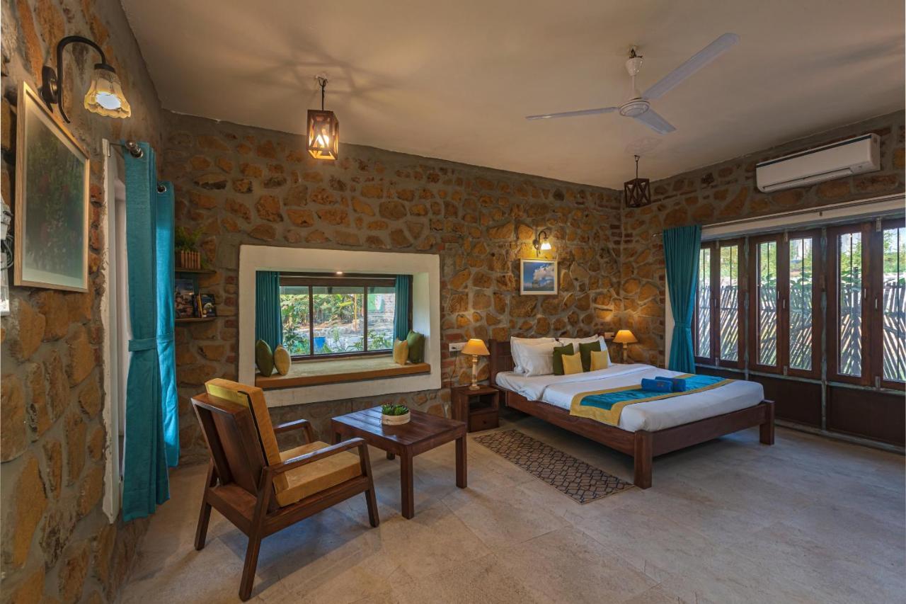Saffronstays House Bouganvillea: Rustic Lakeside With Pool * Nashik