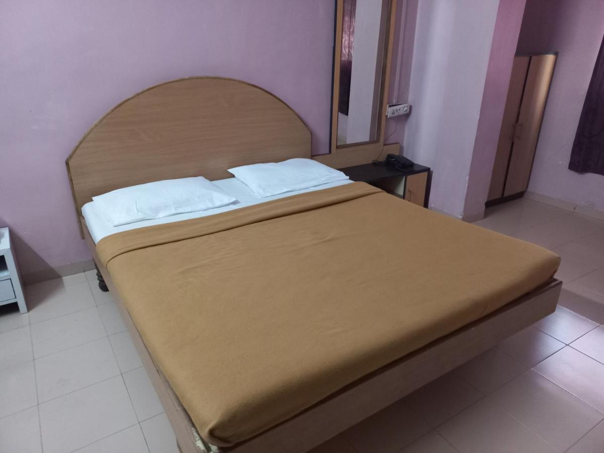 Yatrik Hotel