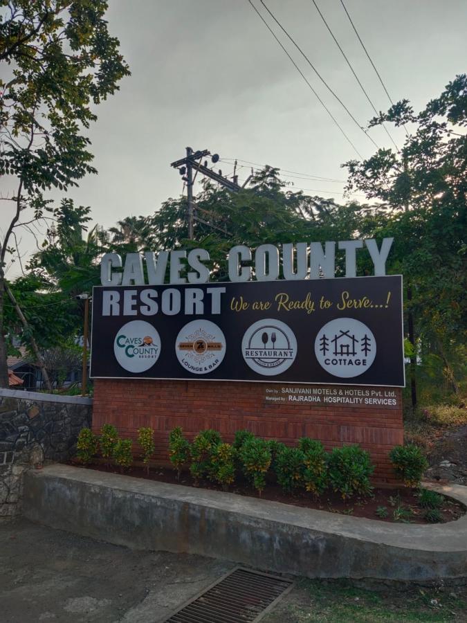 Caves County 3*