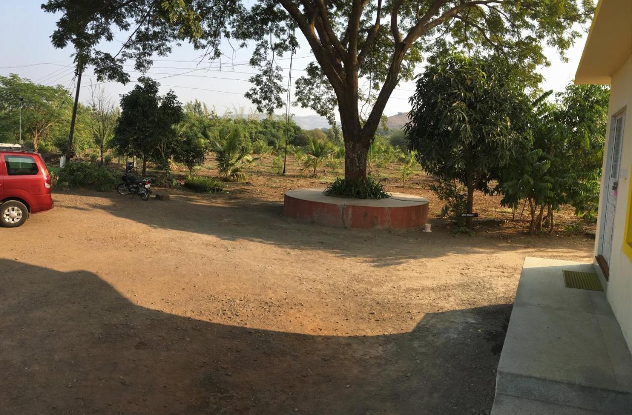 Living & Near Trimbakeshwar Temple Villa