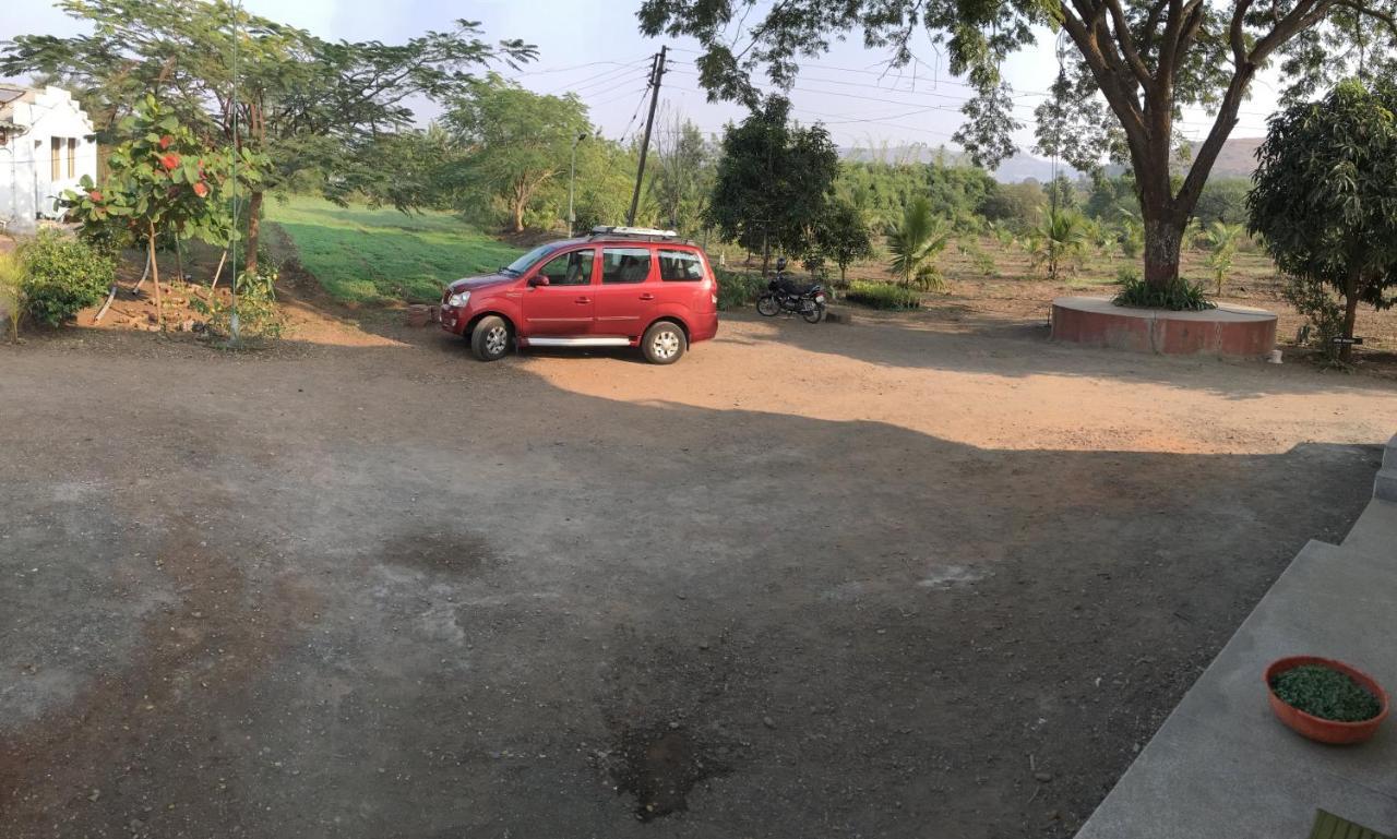 Living & Near Trimbakeshwar Temple Villa Nashik