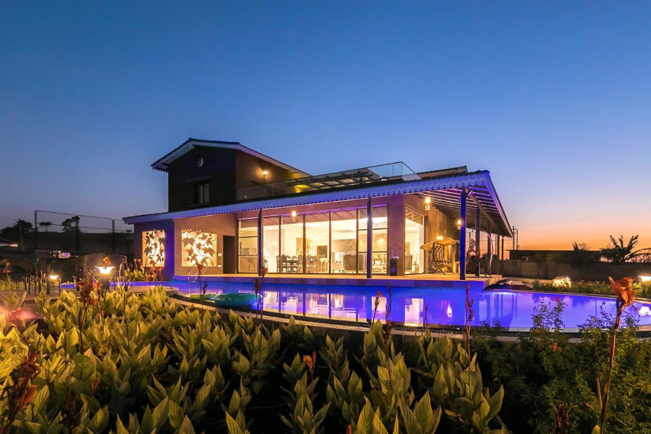 Villa Casa Del By Stayvista - Orchards Oasis With A Pool, Spacious Lawn, Terrace & Indoor Games *