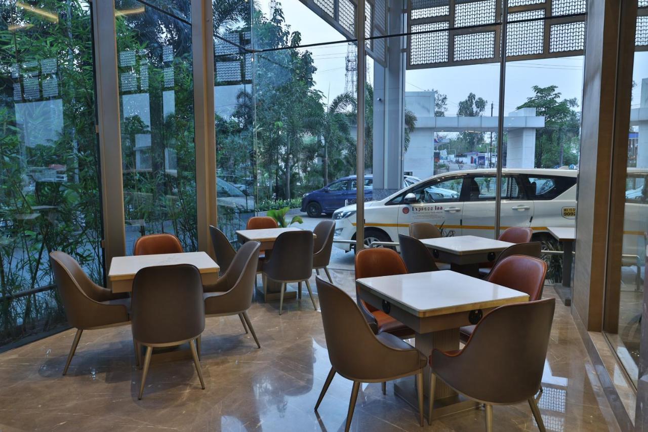 Express The Business Luxury 5* Nashik