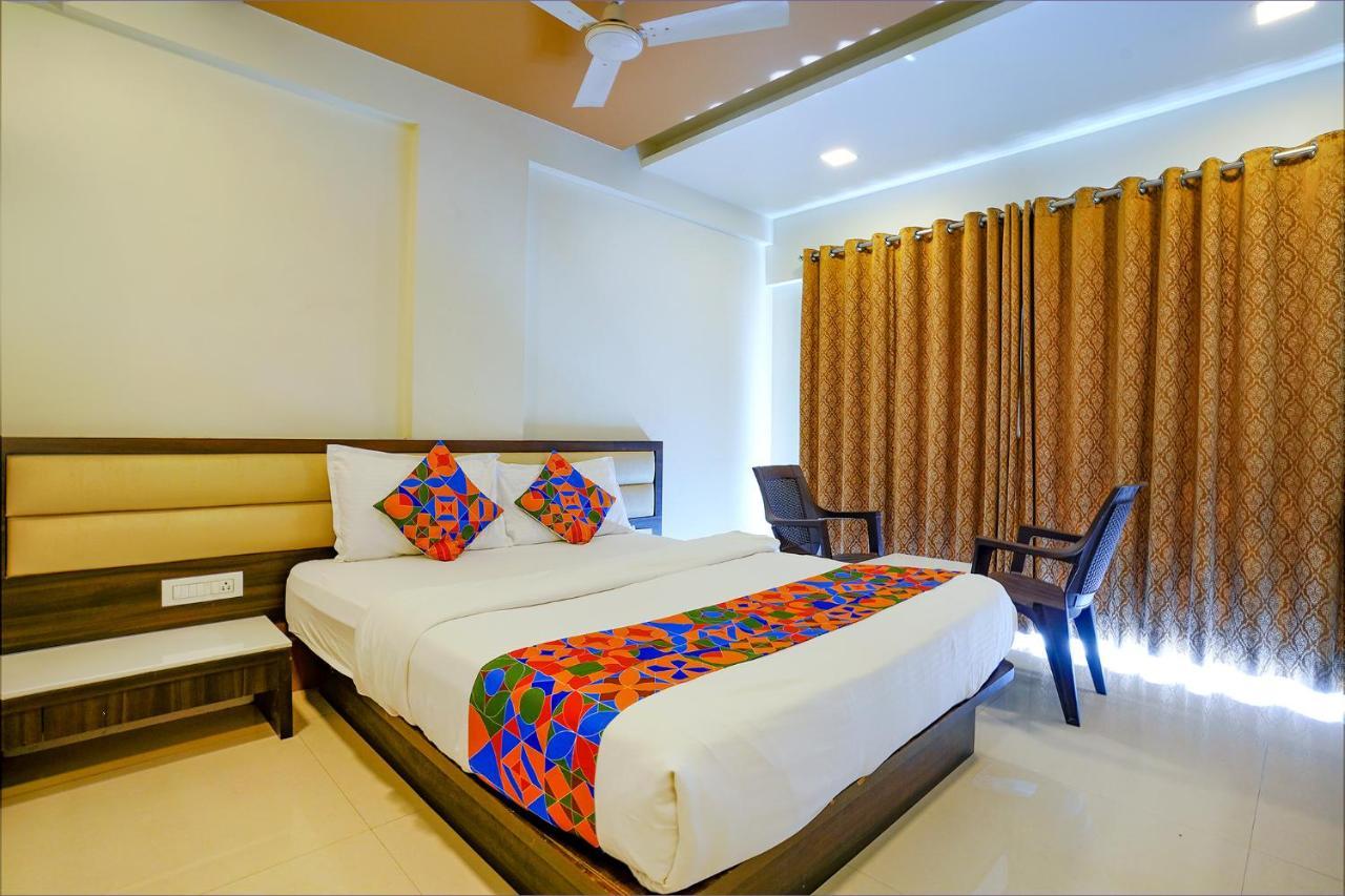 Hotel Fabhotel Ramjis Residency