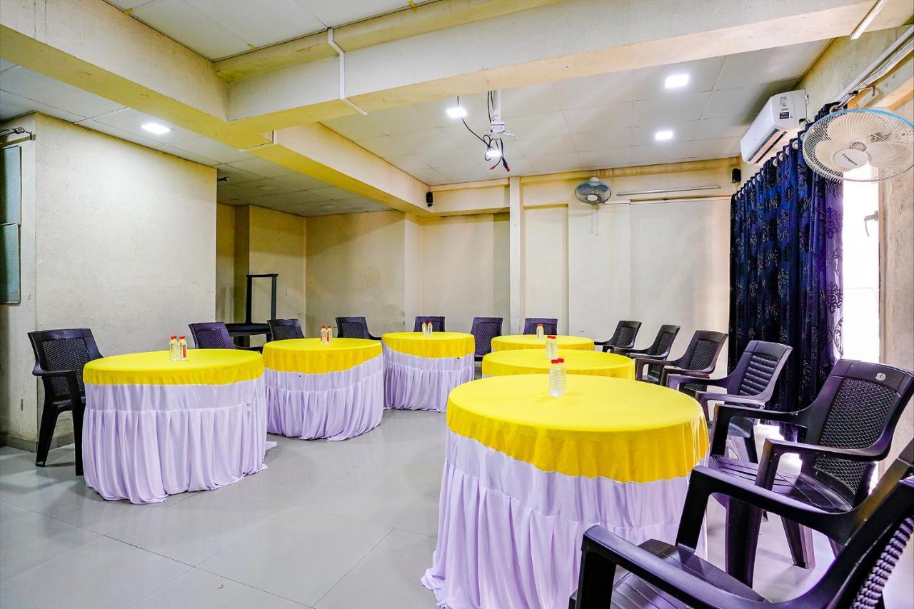 Hotel Fabhotel Ramjis Residency