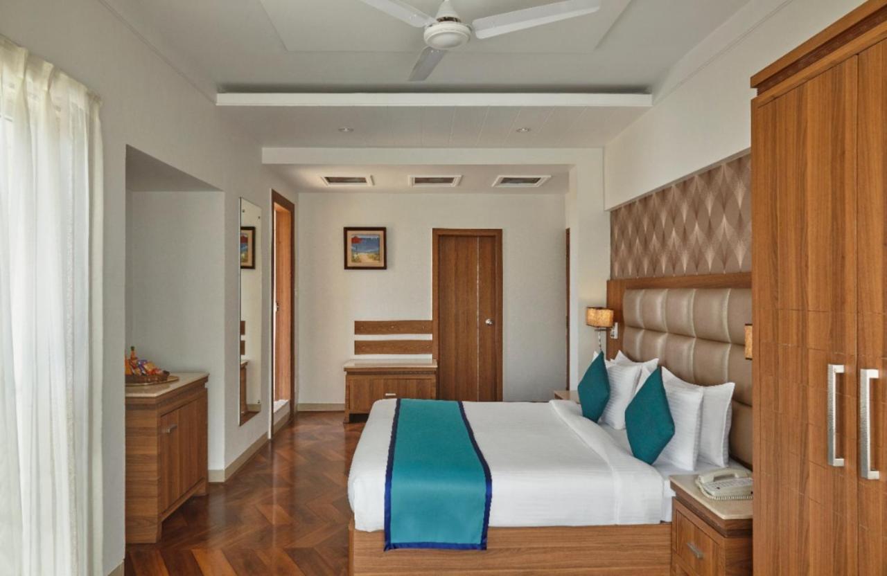 Click Hotel
