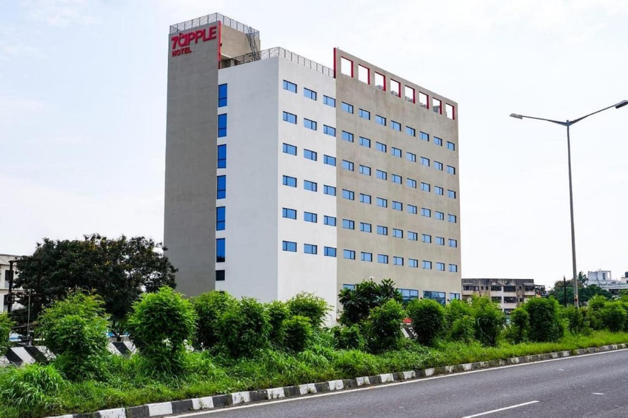 7 Apple 3* Nashik