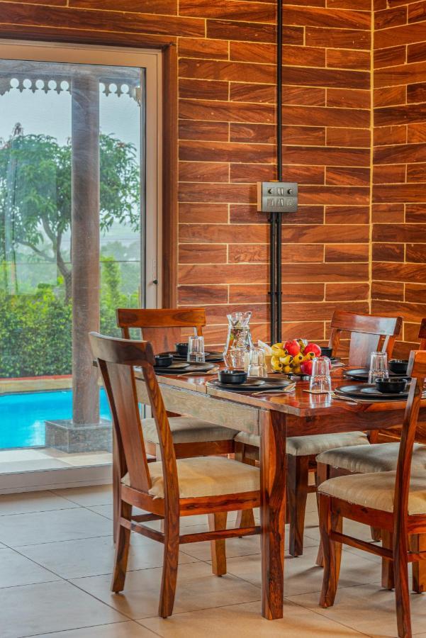 Villa Saffronstays Willowbrook Cedar, Nashik
