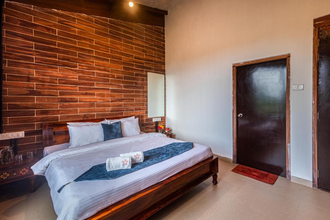 Villa Saffronstays Willowbrook Arbor,